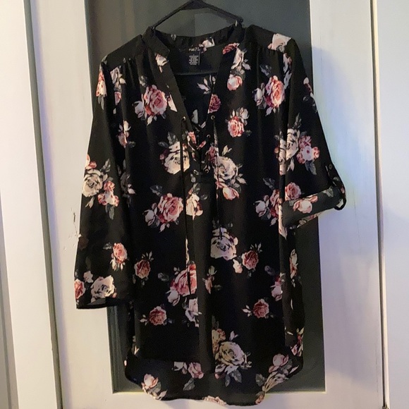 Black Floral Flirty & Fun Top - Picture 1 of 7